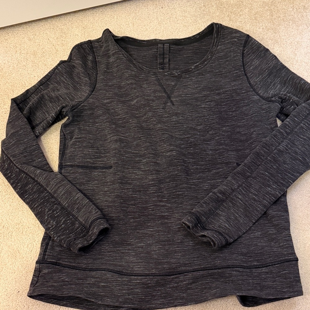 Lululemon Athletica Heathered Gray Long Sleeve sweatshirt